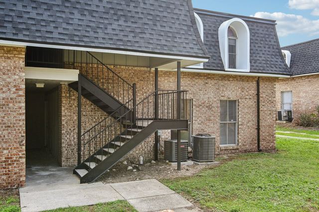 Exterior staircase at Grand Oaks